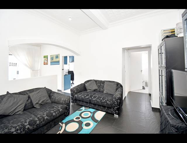 4 BEDROOM HOUSE FOR SALE IN MAYFAIR WEST